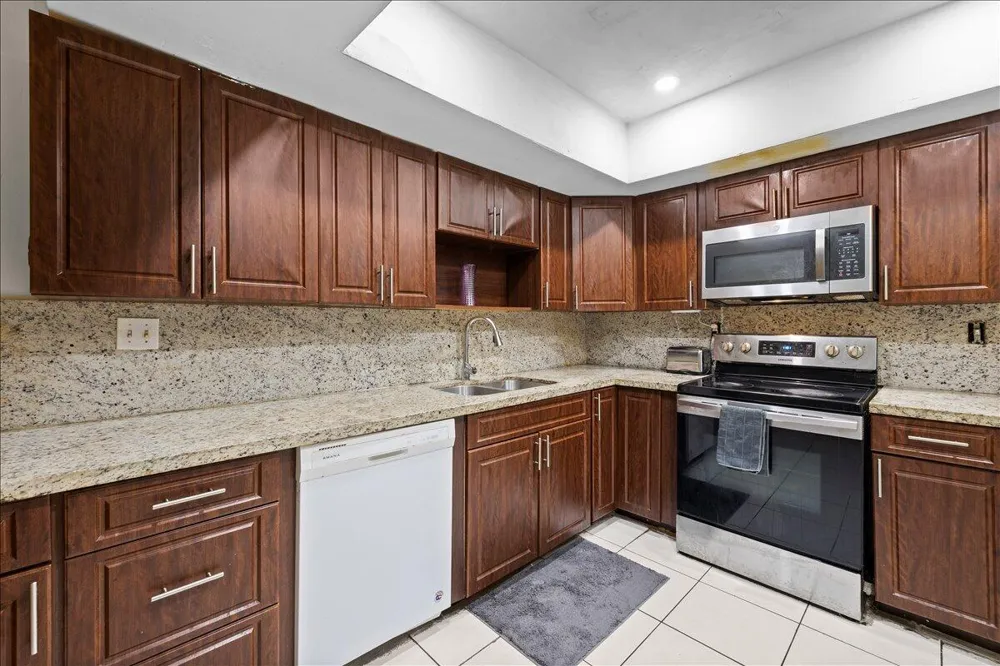 8407 NW 25TH COURT Sunrise, FL 33322