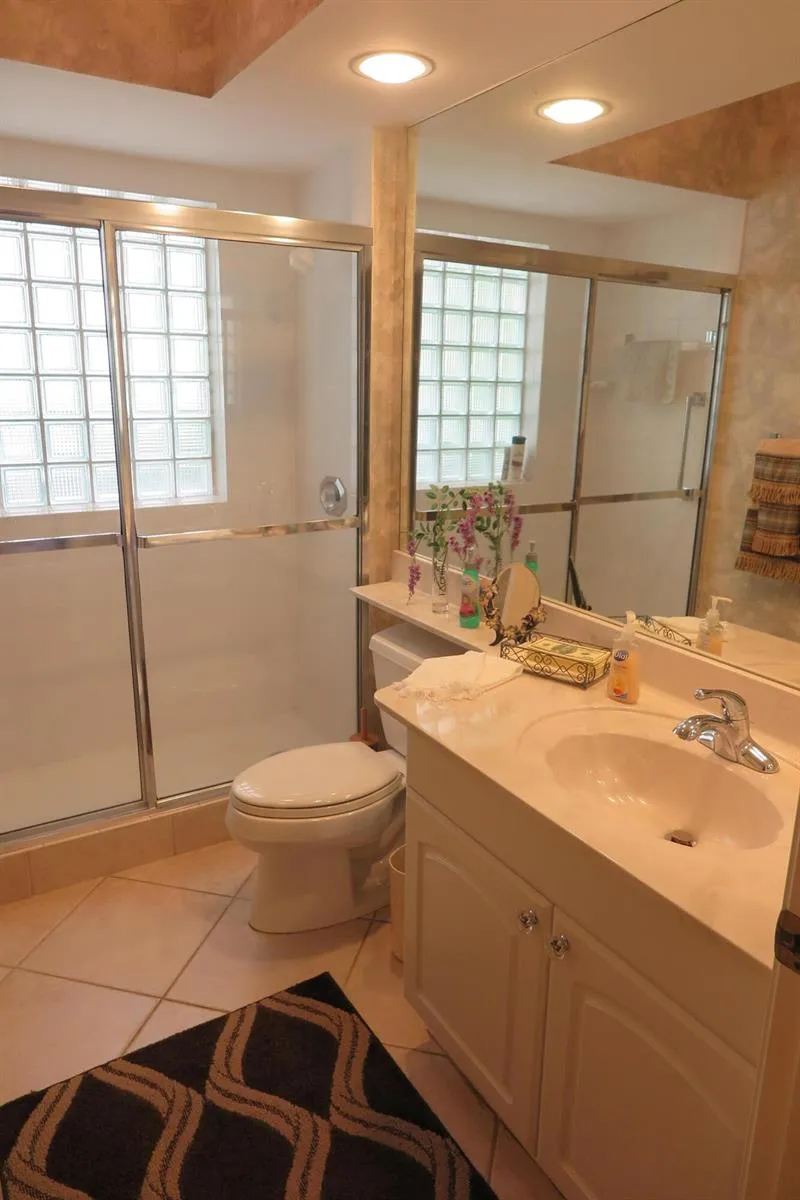 23440 MIRABELLA CIRCLE S Boca Raton, FL 33433