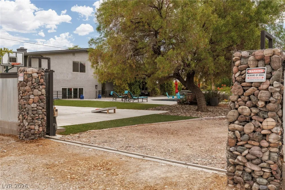5285 Chieftain Street Las Vegas, NV 89149