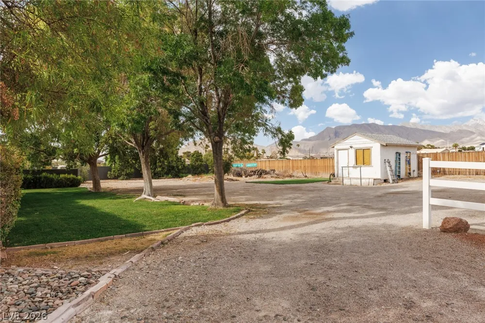 5285 Chieftain Street Las Vegas, NV 89149