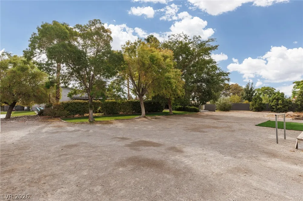 5285 Chieftain Street Las Vegas, NV 89149