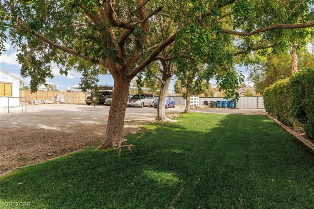 5285 Chieftain Street Las Vegas, NV 89149