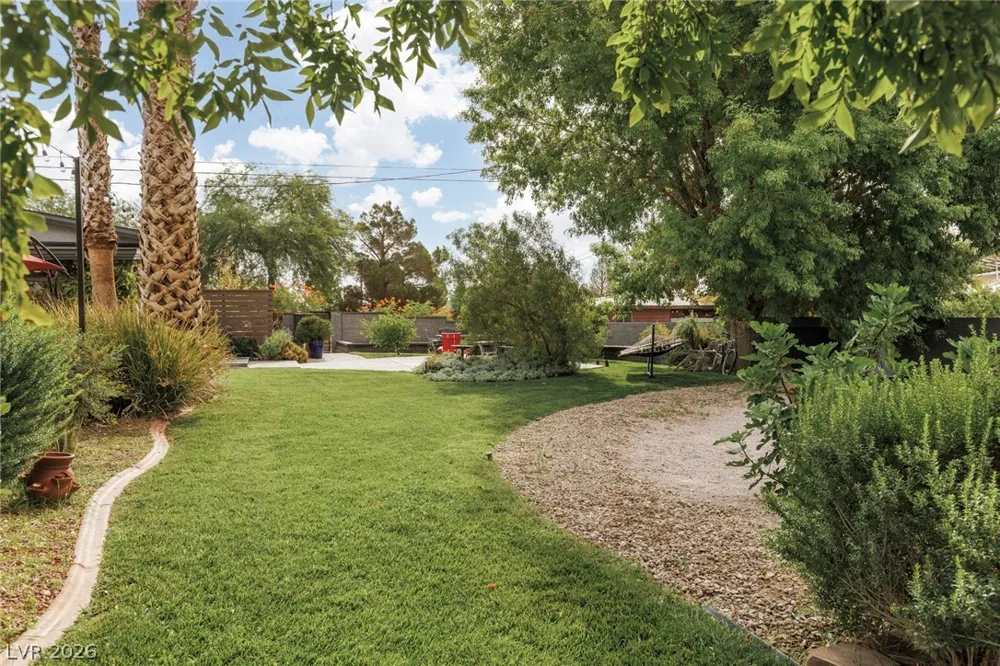 5285 Chieftain Street Las Vegas, NV 89149