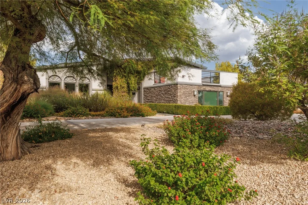 5285 Chieftain Street Las Vegas, NV 89149