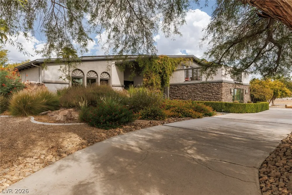 5285 Chieftain Street Las Vegas, NV 89149