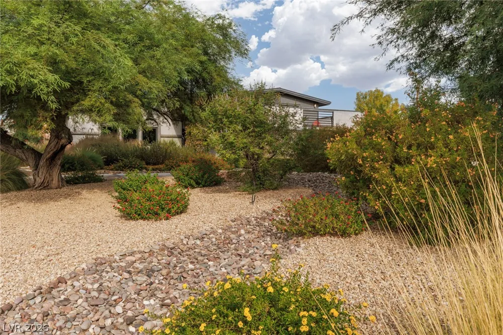 5285 Chieftain Street Las Vegas, NV 89149