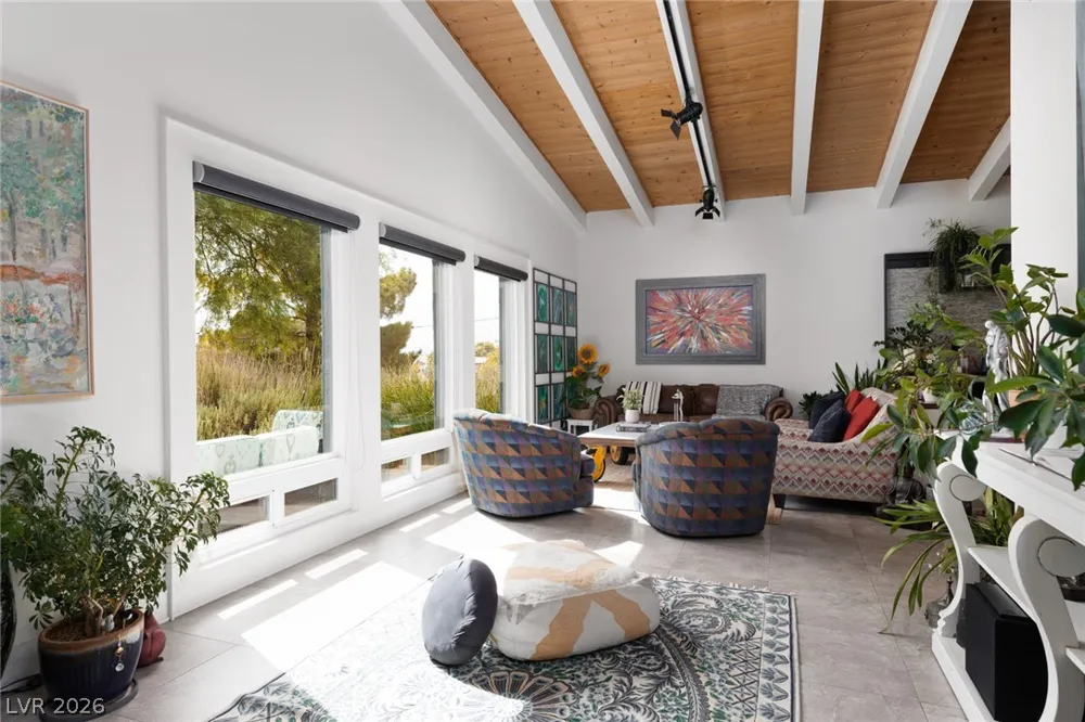 5285 Chieftain Street Las Vegas, NV 89149