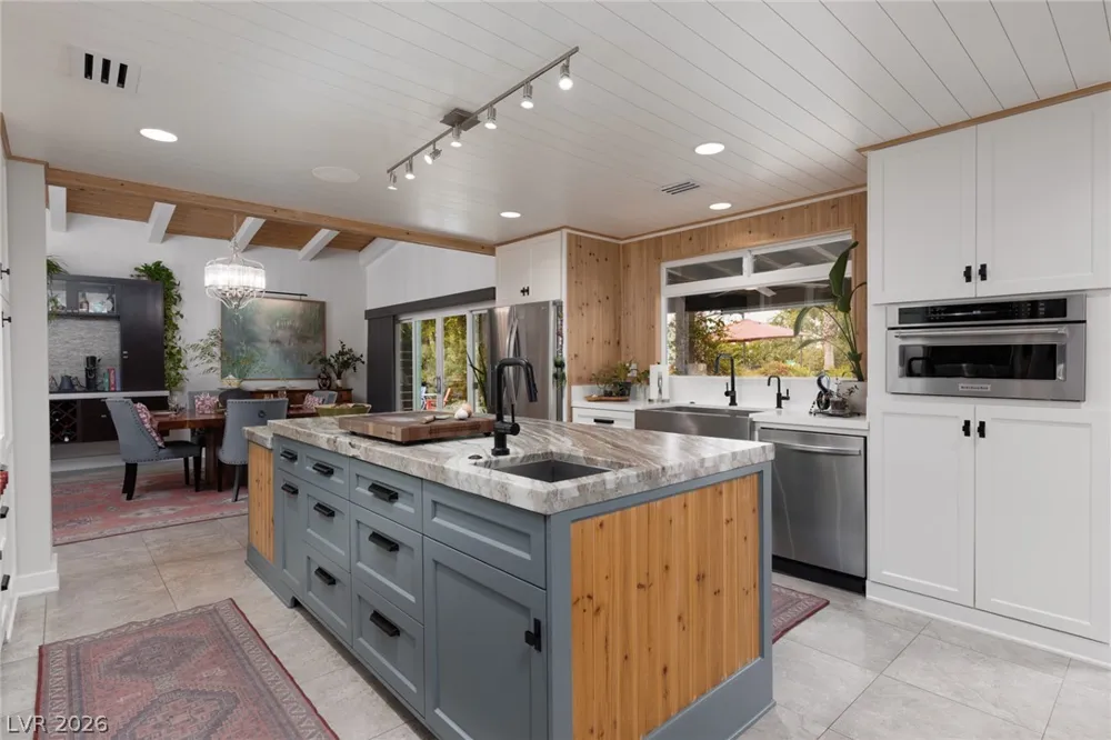 5285 Chieftain Street Las Vegas, NV 89149