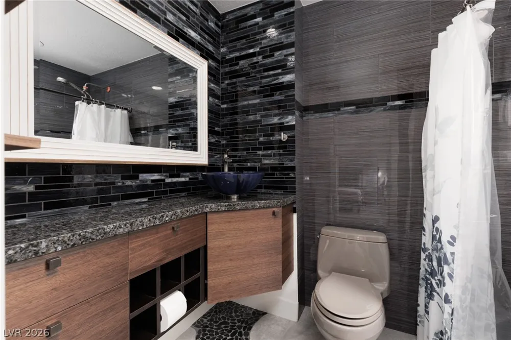 5285 Chieftain Street Las Vegas, NV 89149