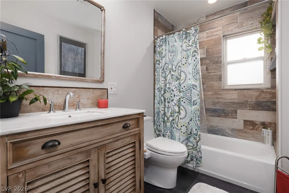 5285 Chieftain Street Las Vegas, NV 89149