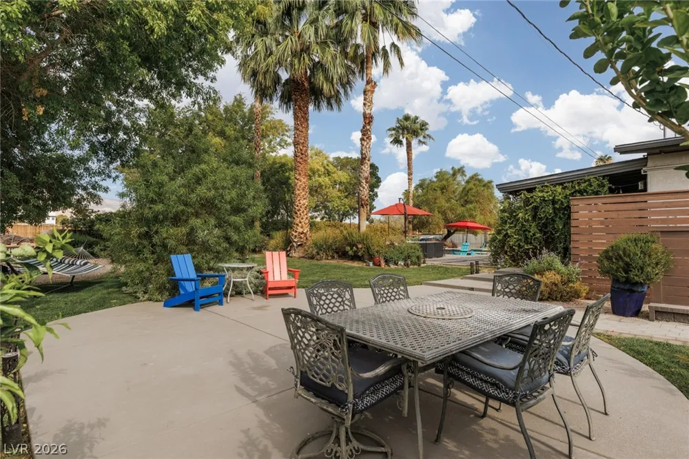 5285 Chieftain Street Las Vegas, NV 89149