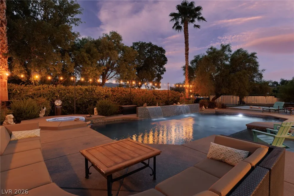 5285 Chieftain Street Las Vegas, NV 89149
