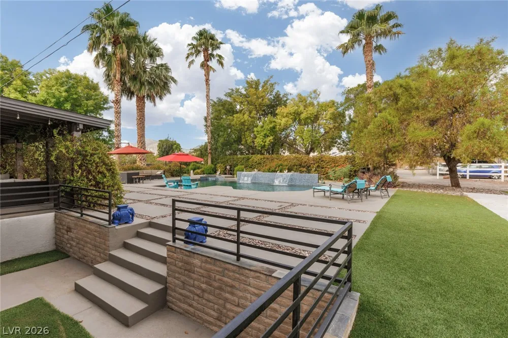 5285 Chieftain Street Las Vegas, NV 89149