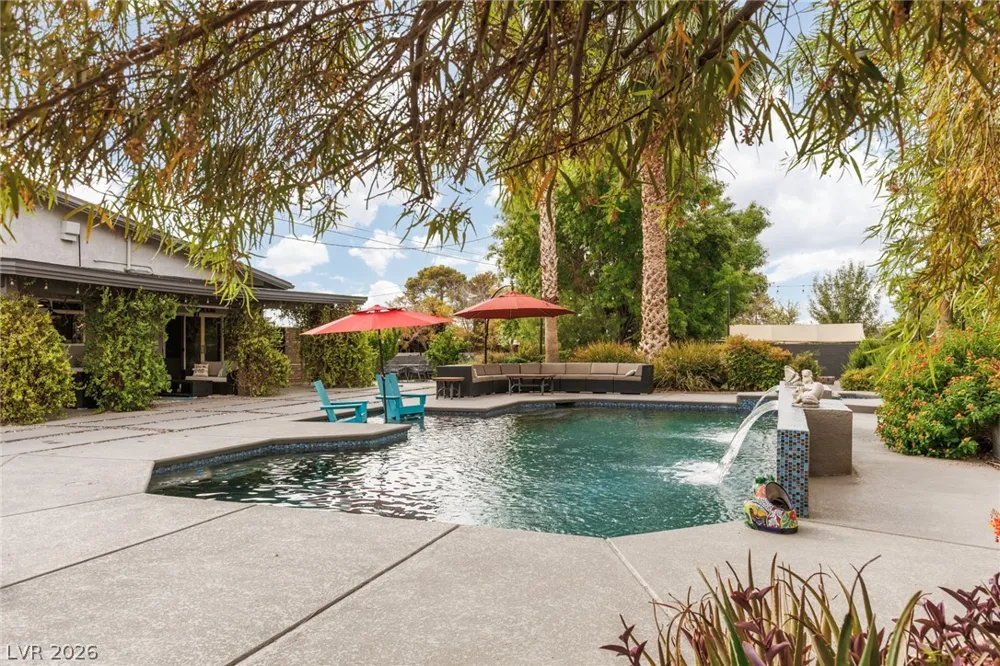 5285 Chieftain Street Las Vegas, NV 89149
