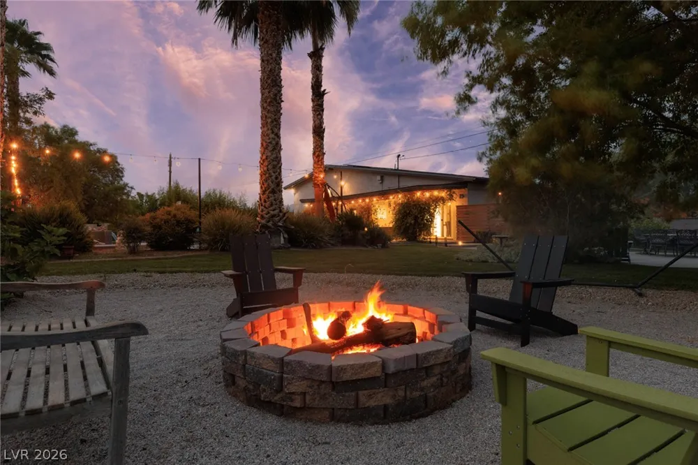 5285 Chieftain Street Las Vegas, NV 89149