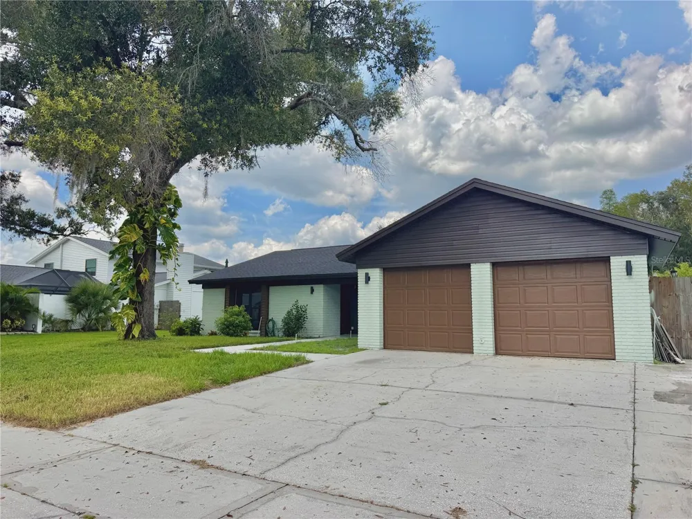 16503 FOOTHILL DRIVE Tampa, FL 33624