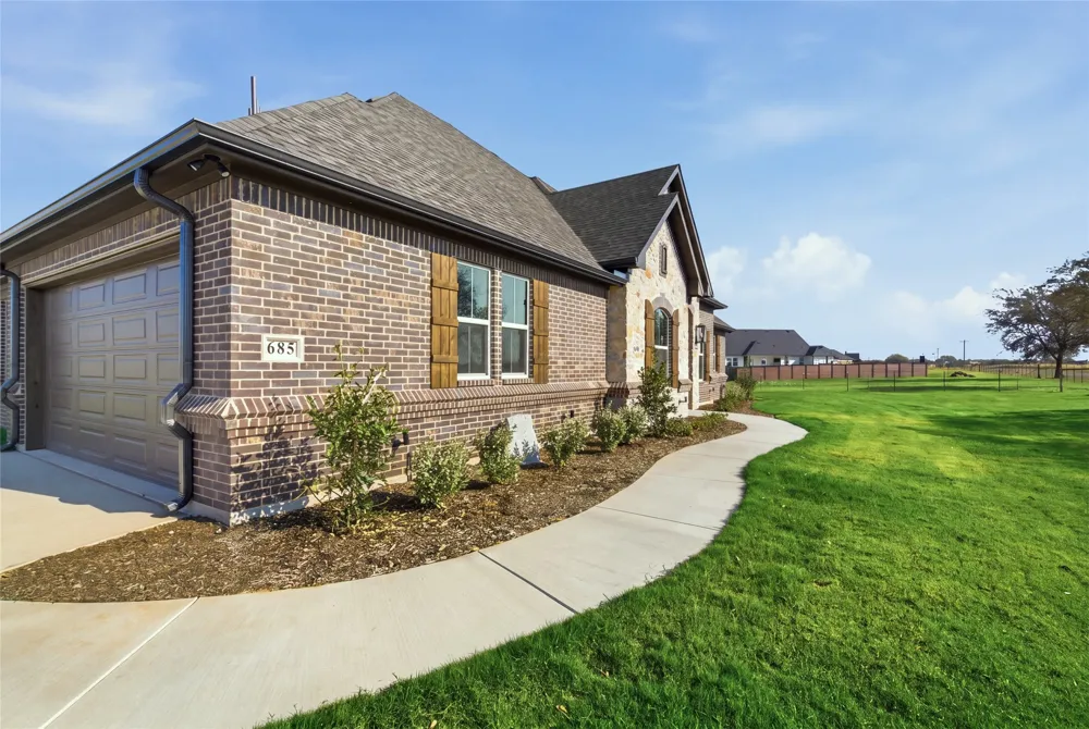 685 County Road 4530 Decatur, TX 76234