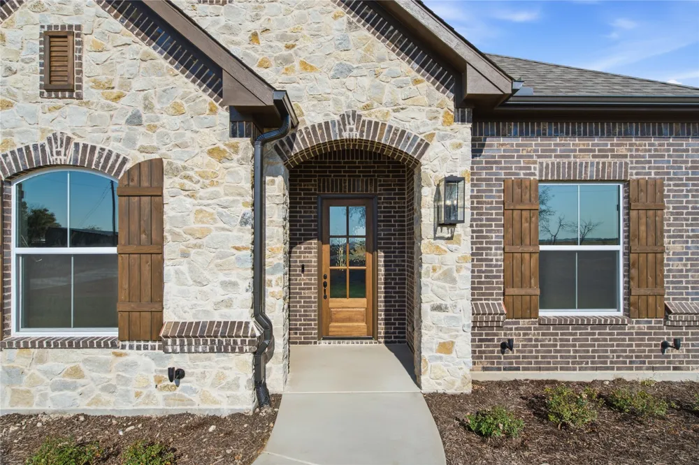 685 County Road 4530 Decatur, TX 76234