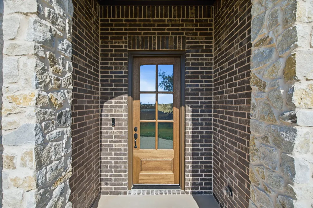 685 County Road 4530 Decatur, TX 76234