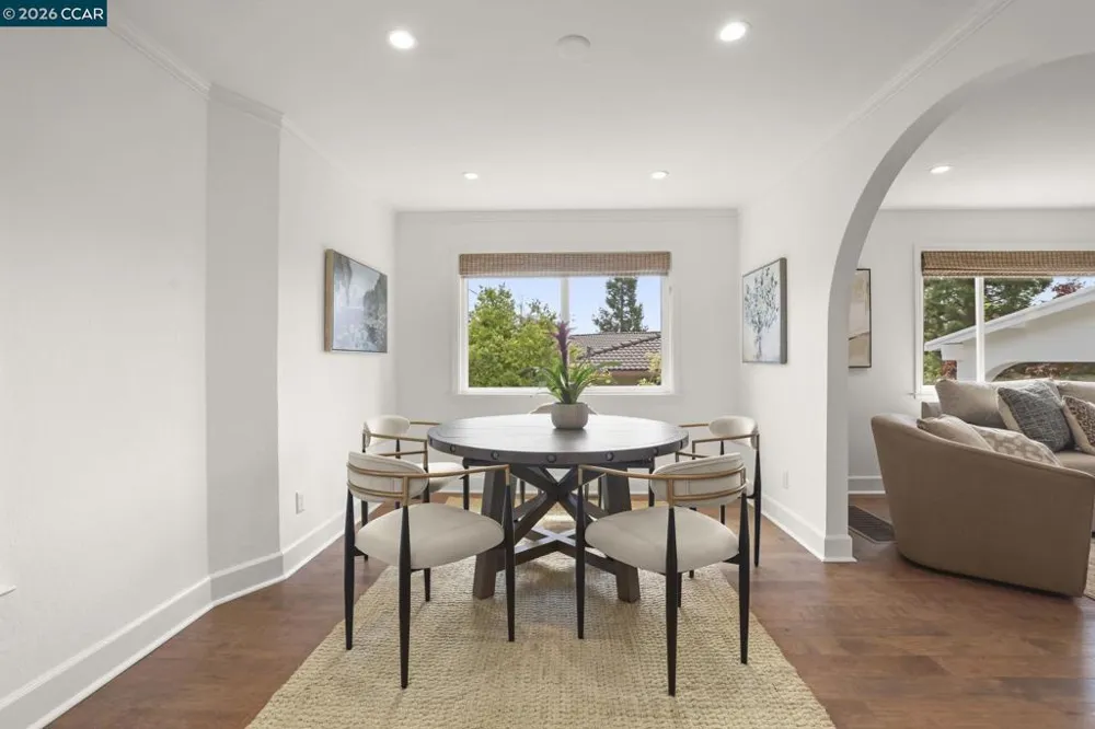 10 Darnby Orinda, CA 94563