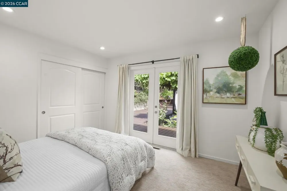 10 Darnby Orinda, CA 94563