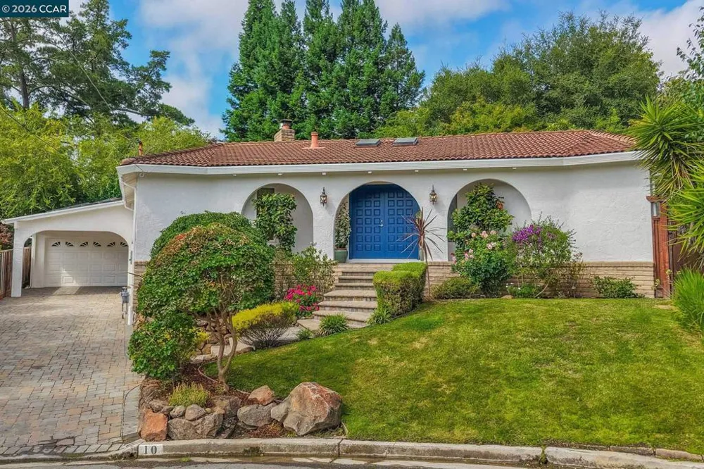 10 Darnby Orinda, CA 94563