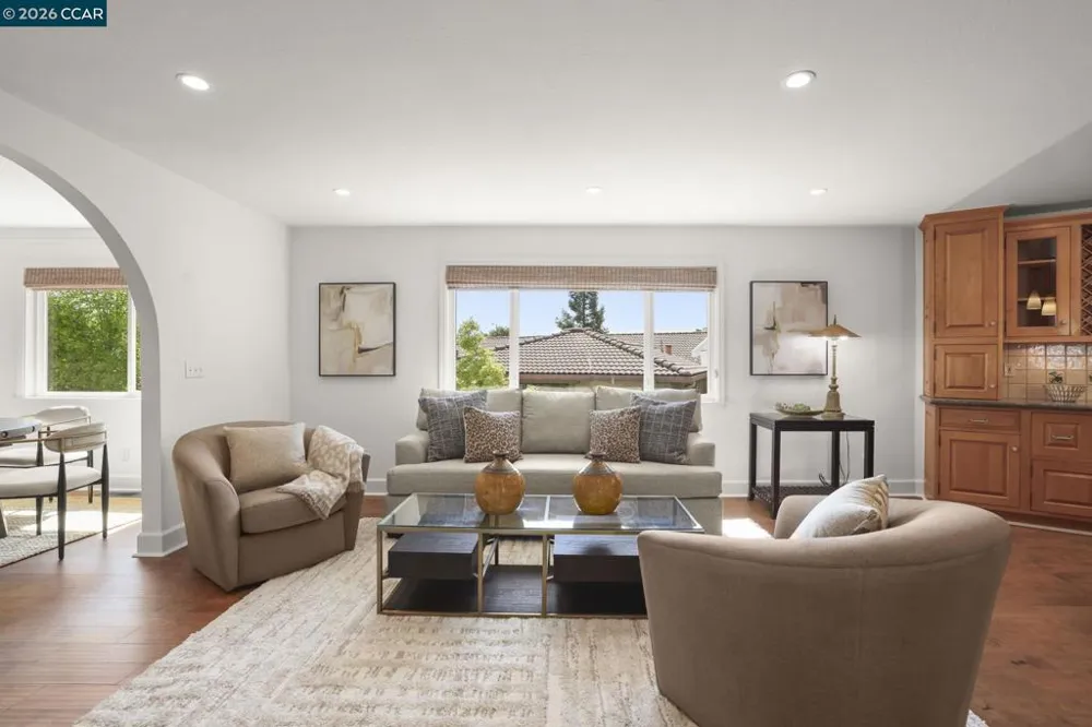 10 Darnby Orinda, CA 94563
