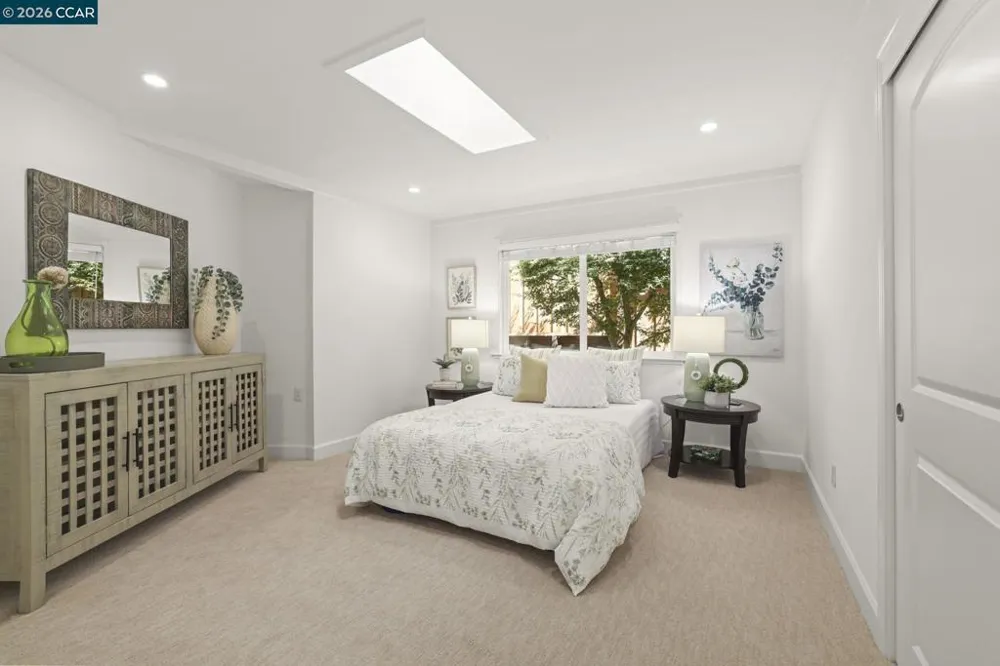 10 Darnby Orinda, CA 94563
