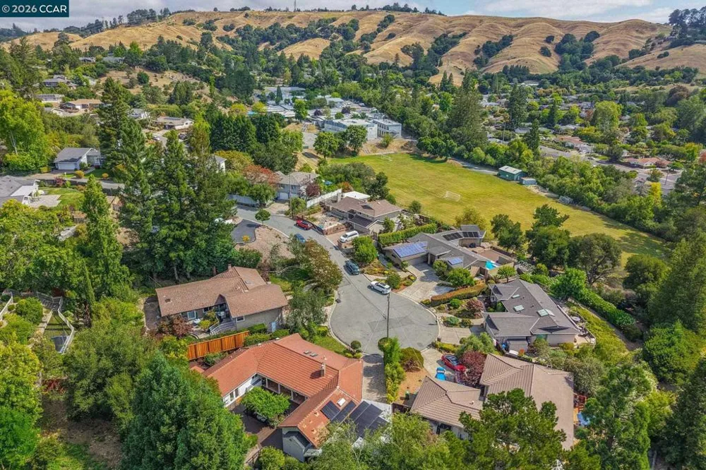 10 Darnby Orinda, CA 94563