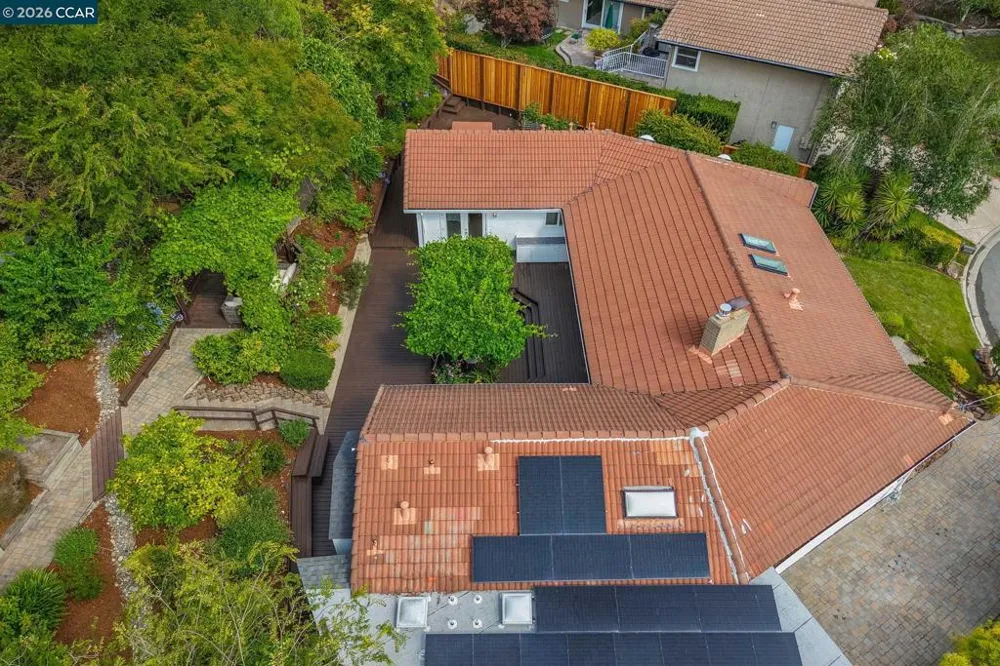 10 Darnby Orinda, CA 94563