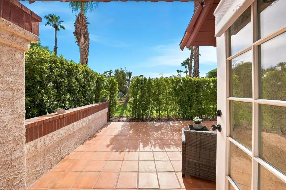 126 Avellino Circle Palm Desert, CA 92211