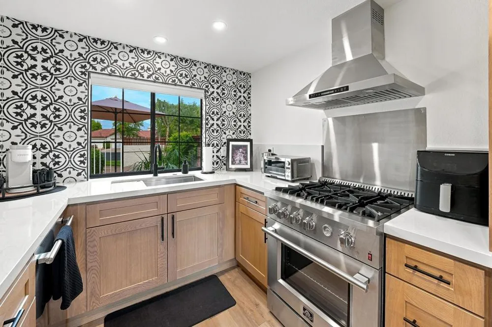 126 Avellino Circle Palm Desert, CA 92211