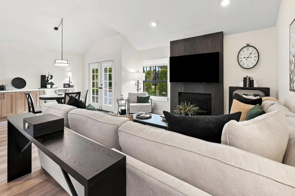 126 Avellino Circle Palm Desert, CA 92211