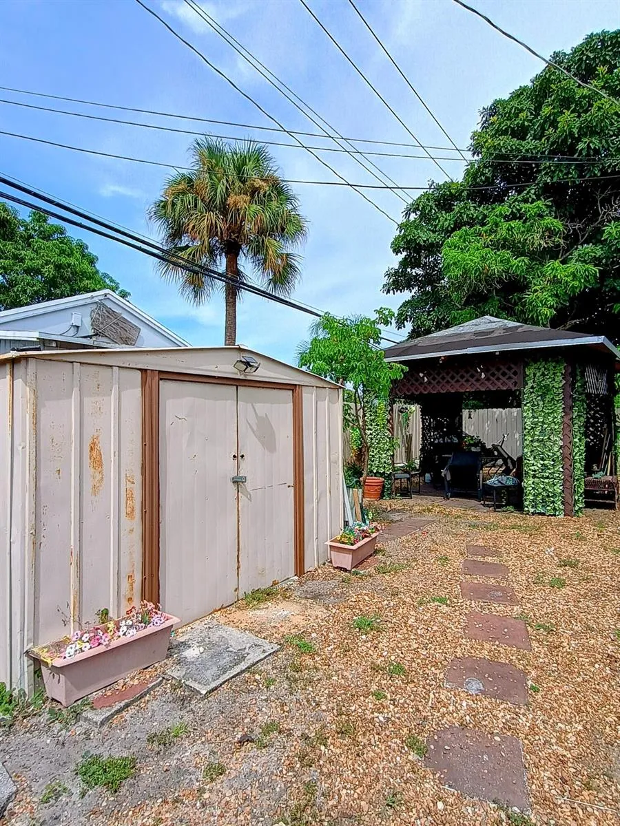 649 58TH STREET West Palm Beach, FL 33407