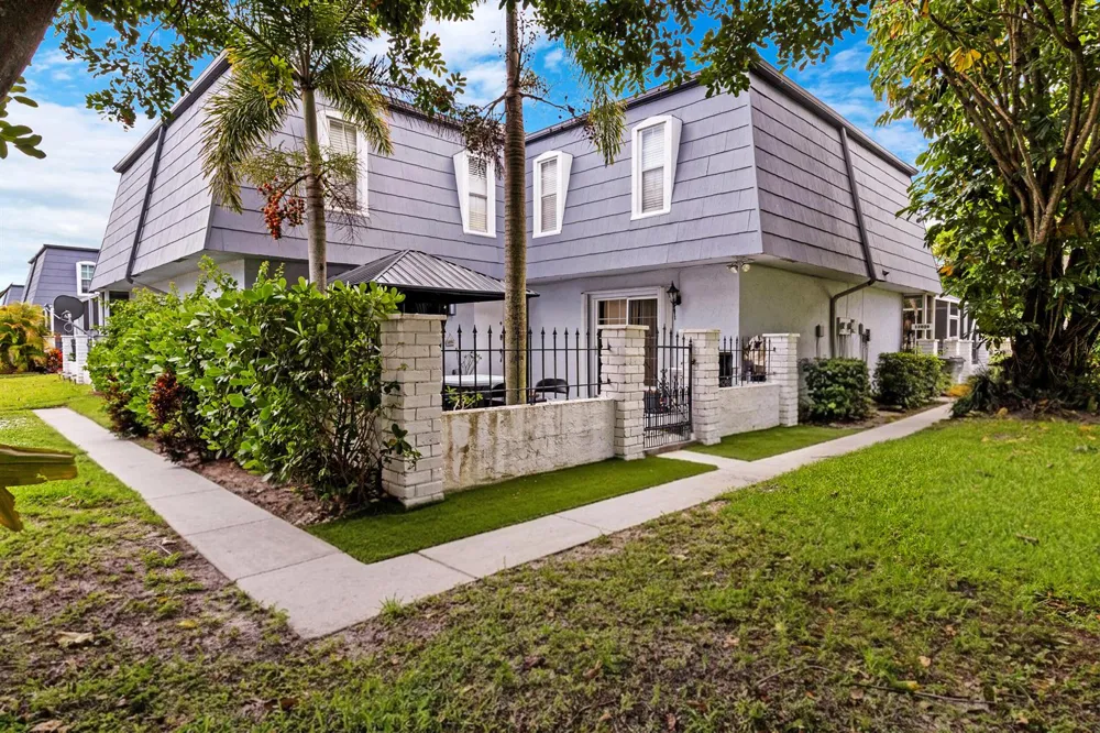 12039 BASIN STREET Wellington, FL 33414