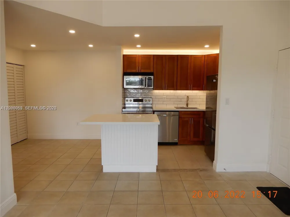 7175 NW 179th St #307 Hialeah, FL 33015