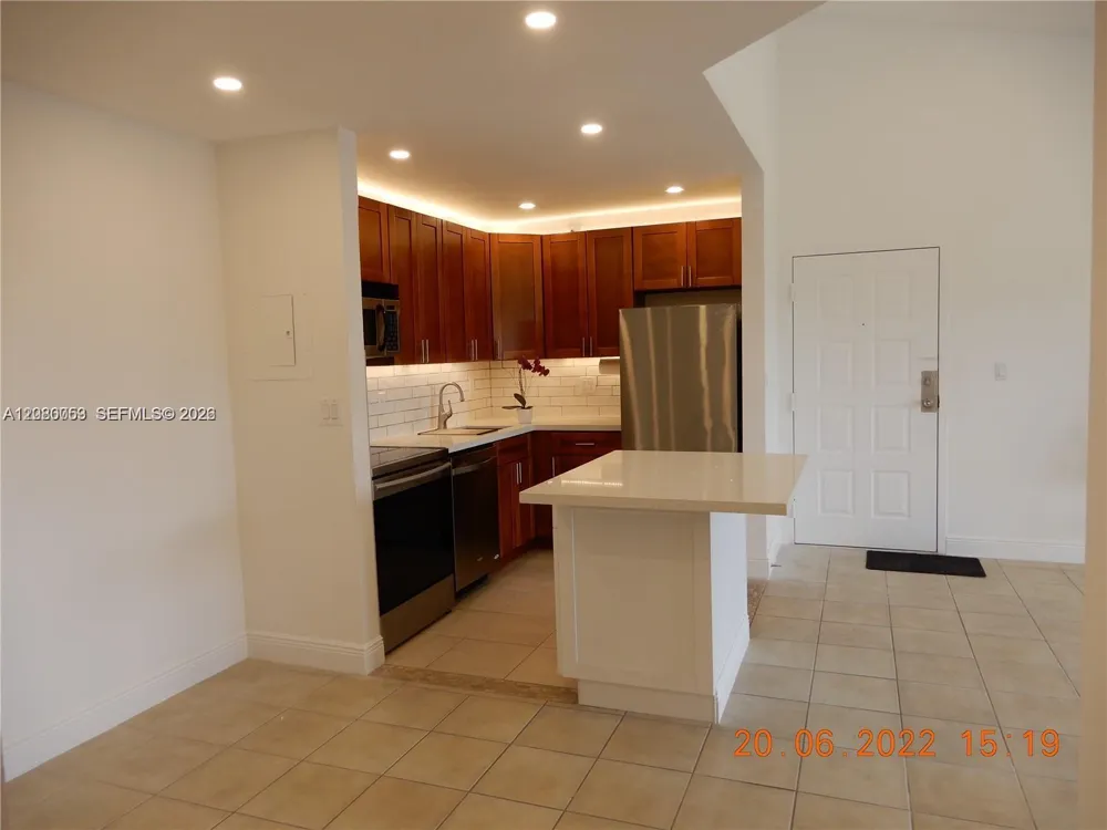 7175 NW 179th St #307 Hialeah, FL 33015