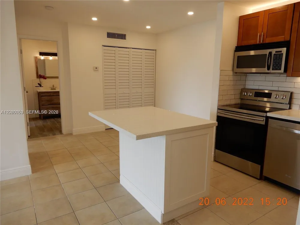 7175 NW 179th St #307 Hialeah, FL 33015