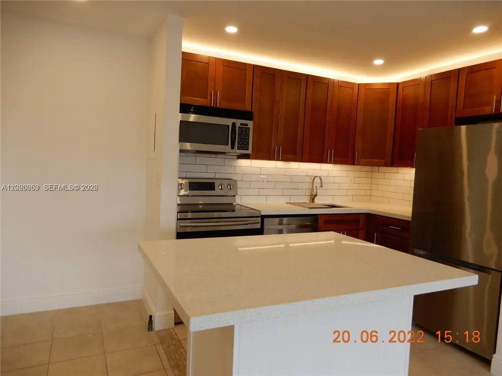 7175 NW 179th St #307 Hialeah, FL 33015