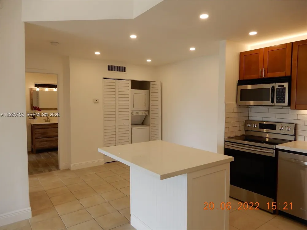 7175 NW 179th St #307 Hialeah, FL 33015