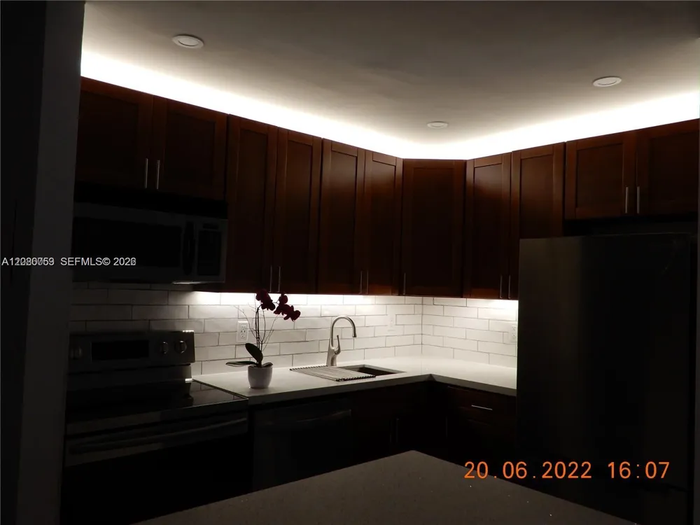 7175 NW 179th St #307 Hialeah, FL 33015
