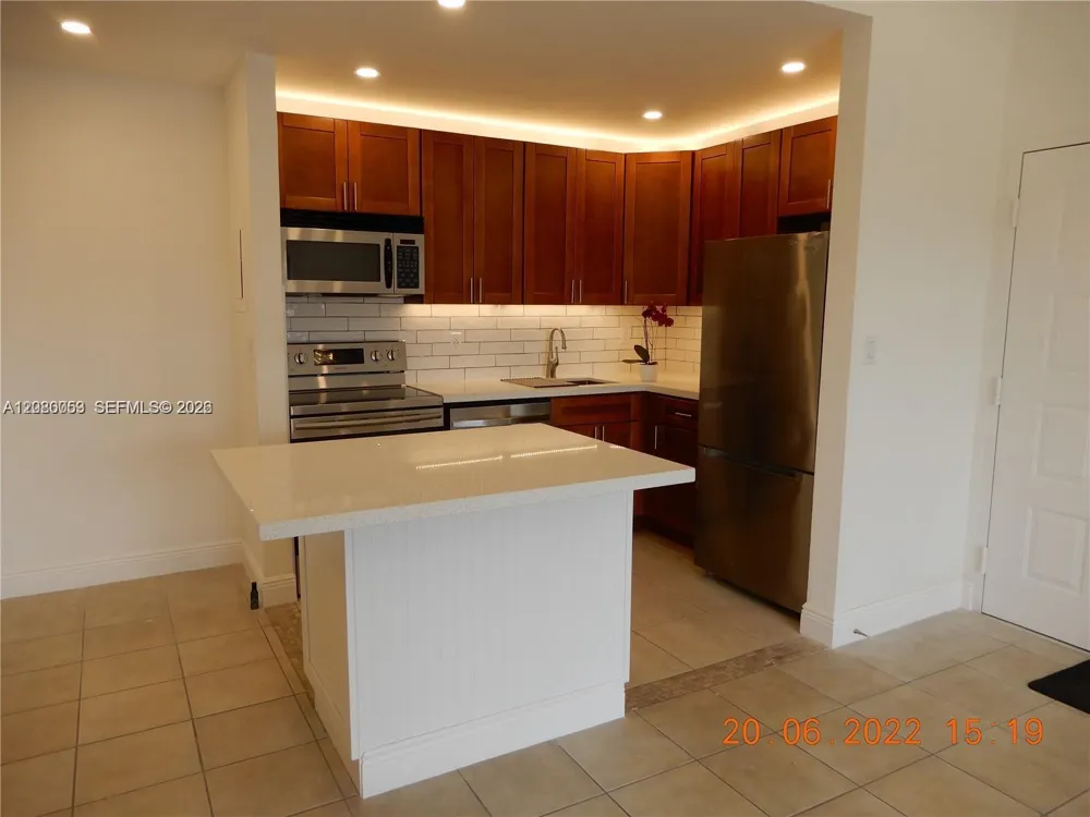 7175 NW 179th St #307 Hialeah, FL 33015