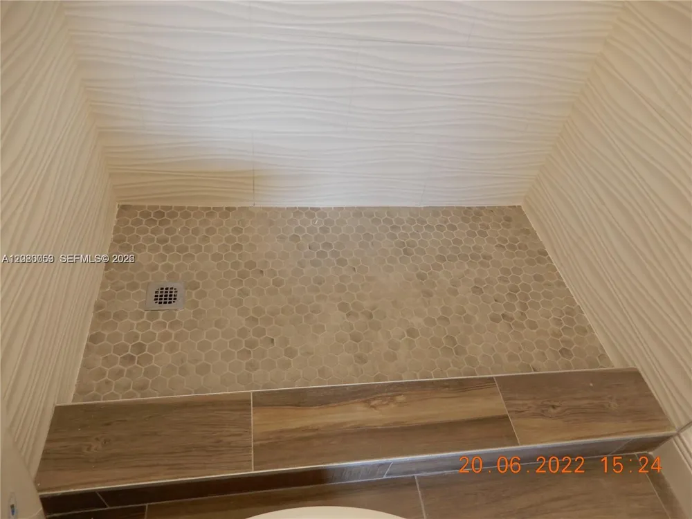 7175 NW 179th St #307 Hialeah, FL 33015