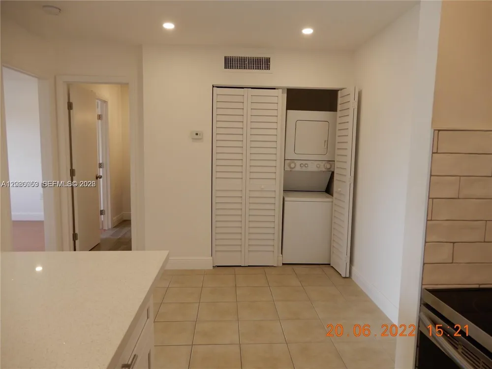 7175 NW 179th St #307 Hialeah, FL 33015