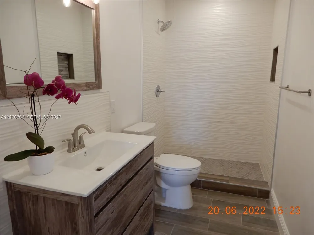 7175 NW 179th St #307 Hialeah, FL 33015