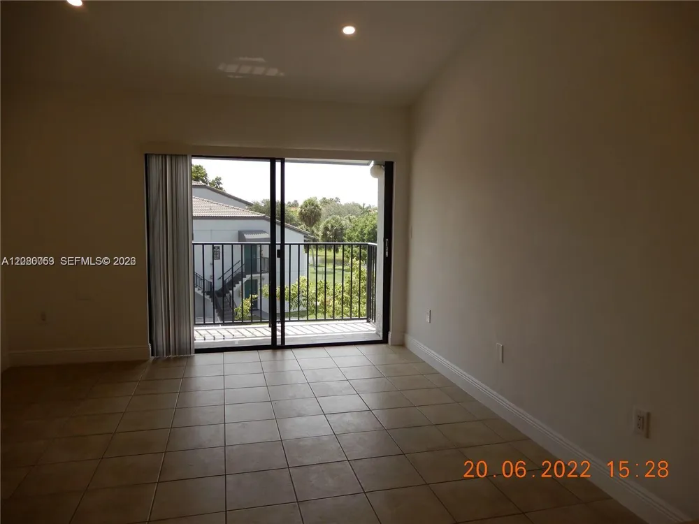 7175 NW 179th St #307 Hialeah, FL 33015