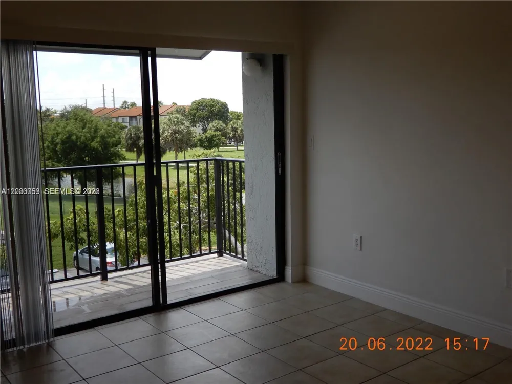 7175 NW 179th St #307 Hialeah, FL 33015