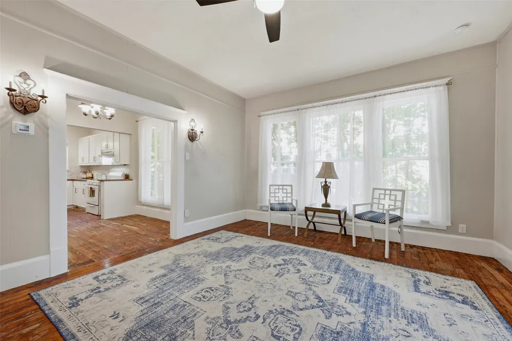 512 S Elm Street Sherman, TX 75090