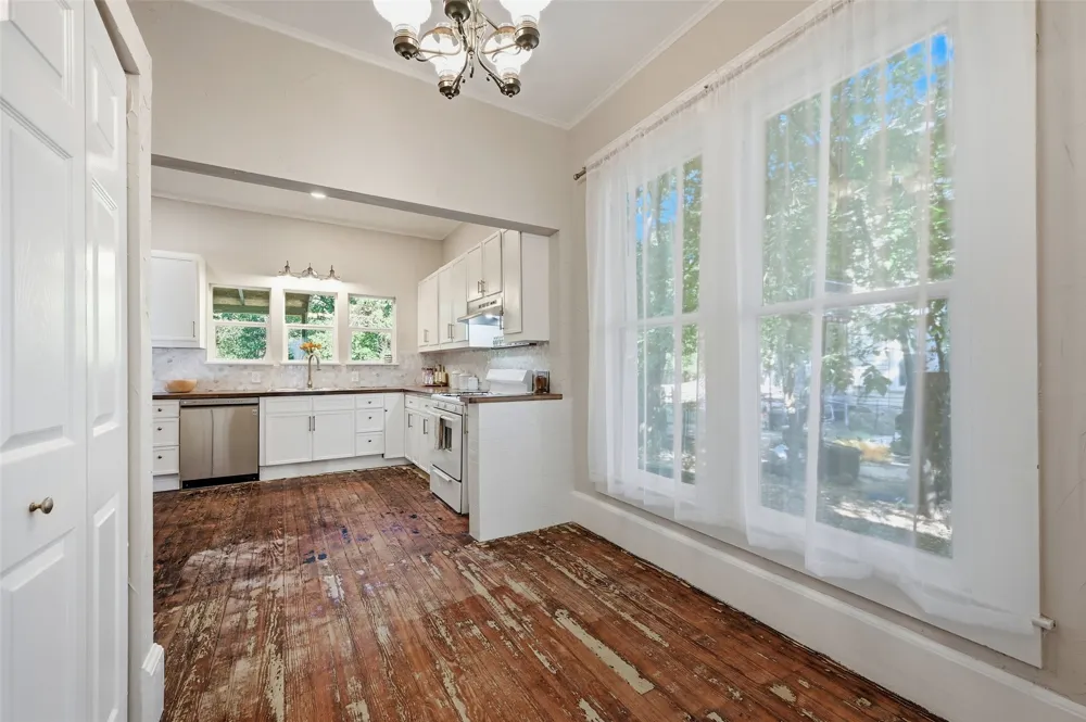 512 S Elm Street Sherman, TX 75090