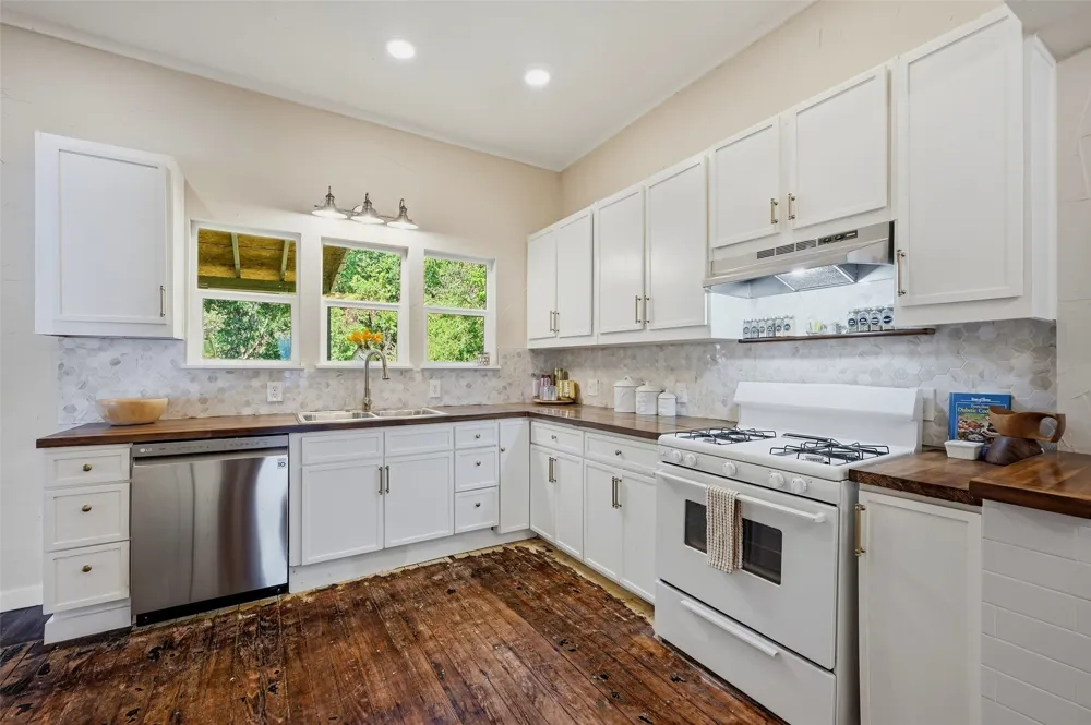 512 S Elm Street Sherman, TX 75090